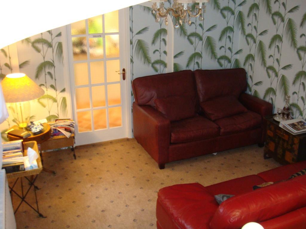 White-Sails Bed & Breakfast Stratford-upon-Avon Exterior photo
